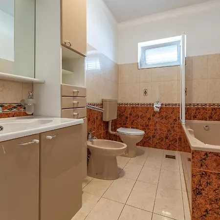20 Apartment *