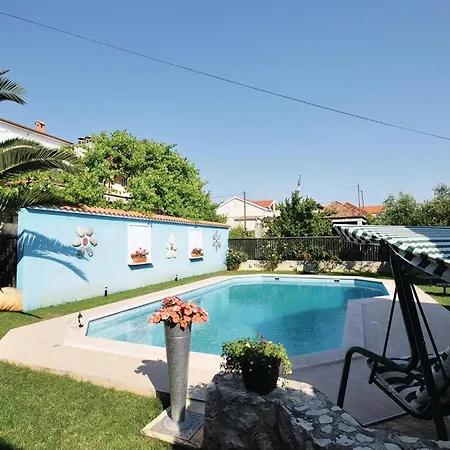 20 Apartment *