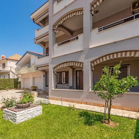 20 Apartment *