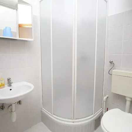 Apartment 20