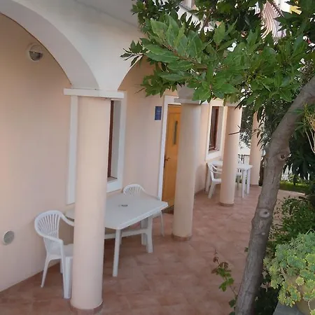 Apartment 20