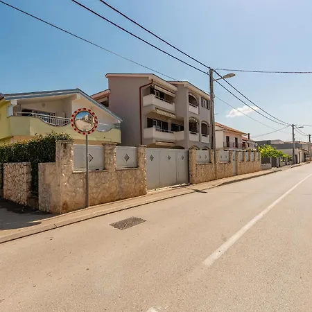 2 Bedroom Beautiful In