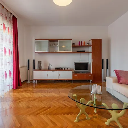 아파트 2 Bedroom Beautiful In