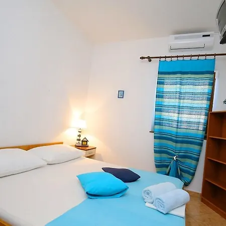 아파트 2 Bedroom Beautiful In 자다르